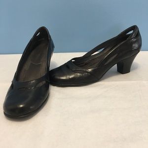 A2 by Aerosoles Pumps